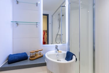 Classic En Suite - Image 3